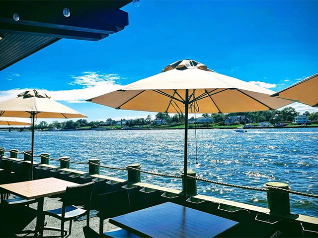 Dock Dining